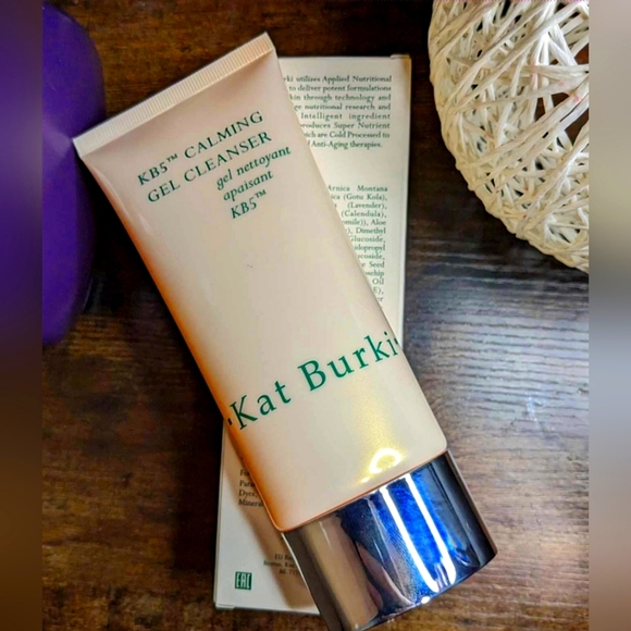 KAT BURKI KB5 CALMING GEL CLEANSER - Picture 7 of 13